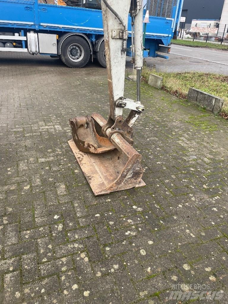 Takeuchi TB 235 Mini excavadoras < 7t