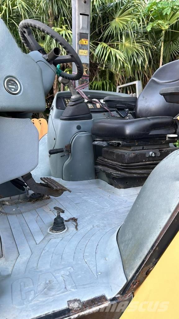 CAT 420 D IT Retrocargadoras