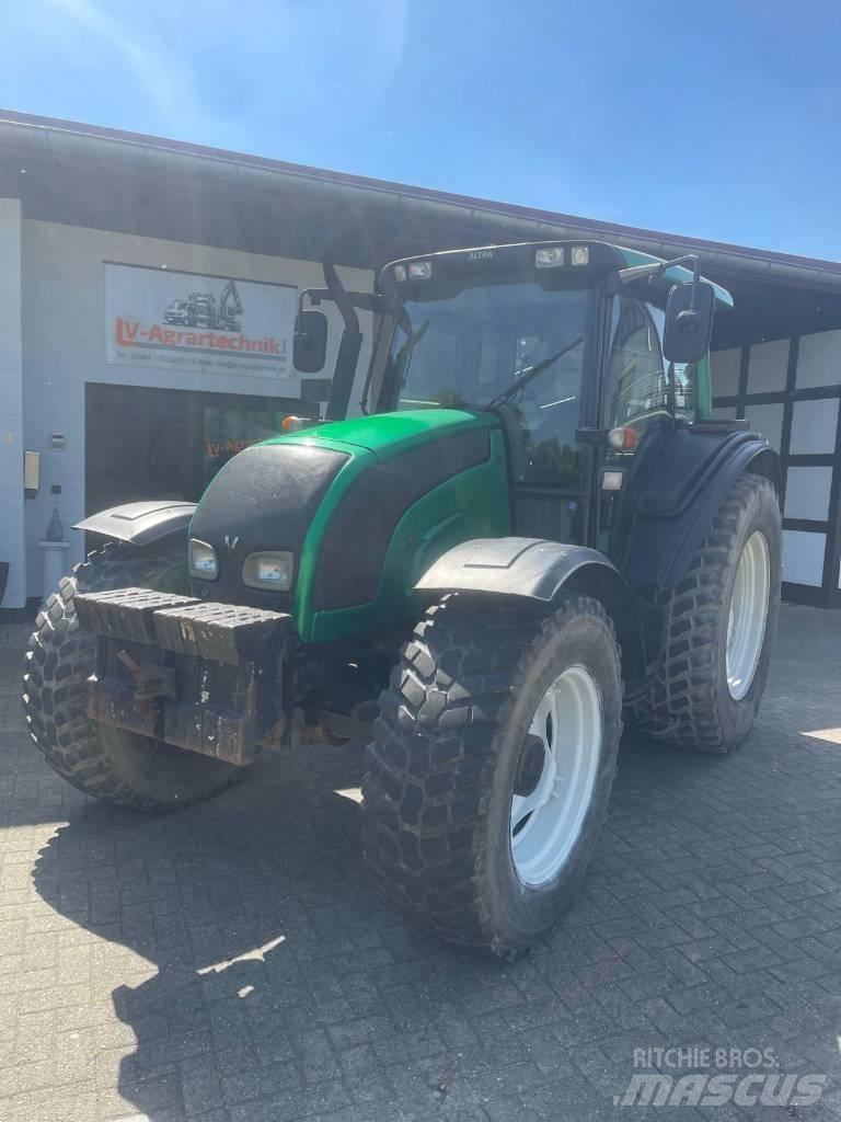 Valtra N 141 Tractores