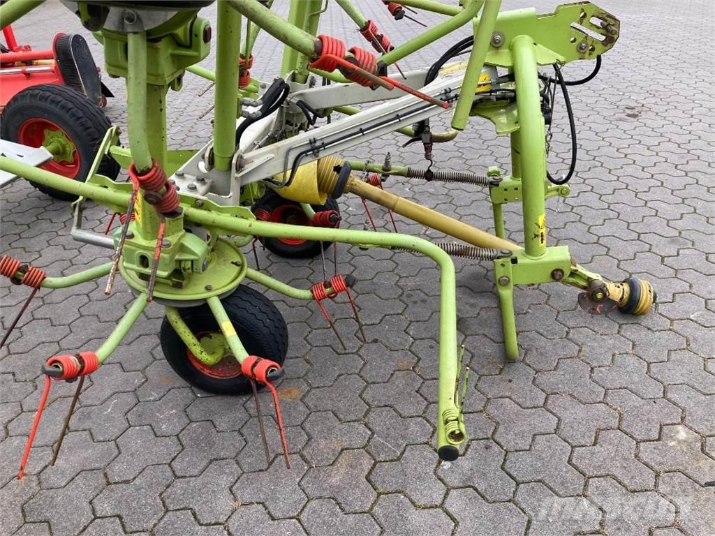 CLAAS Volto 870 Rastrillos y henificadores