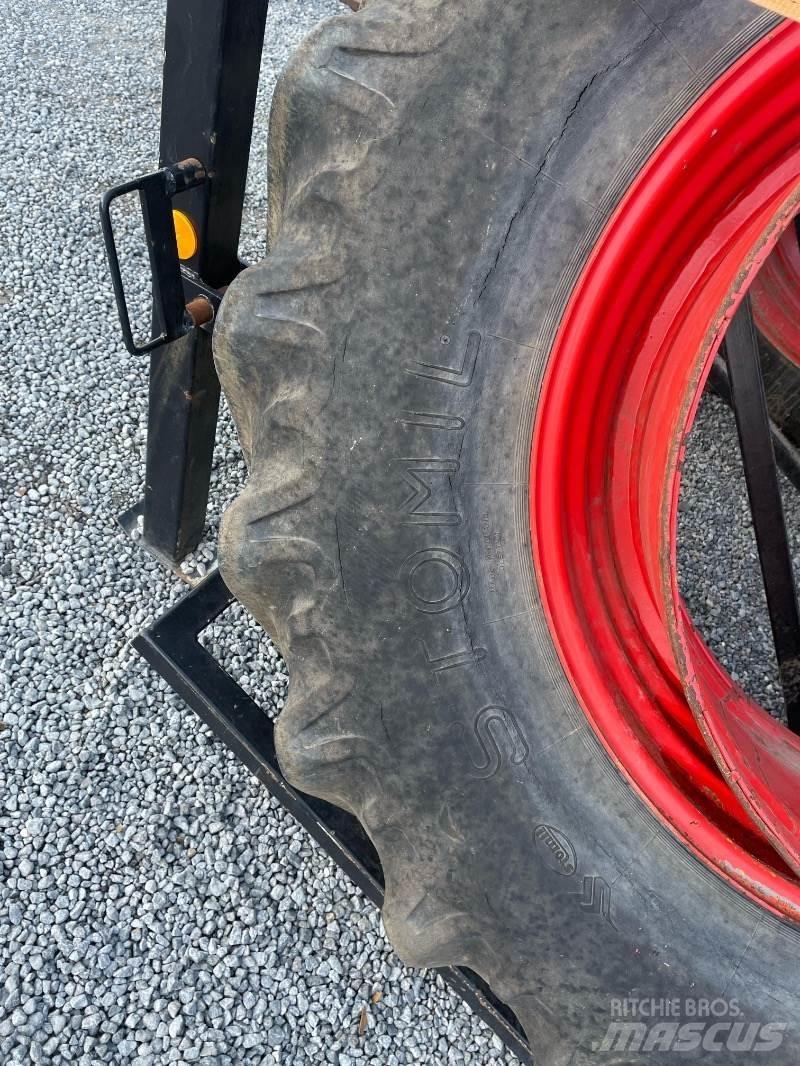 Stomil 20.8 R 38 Neumáticos, ruedas y llantas