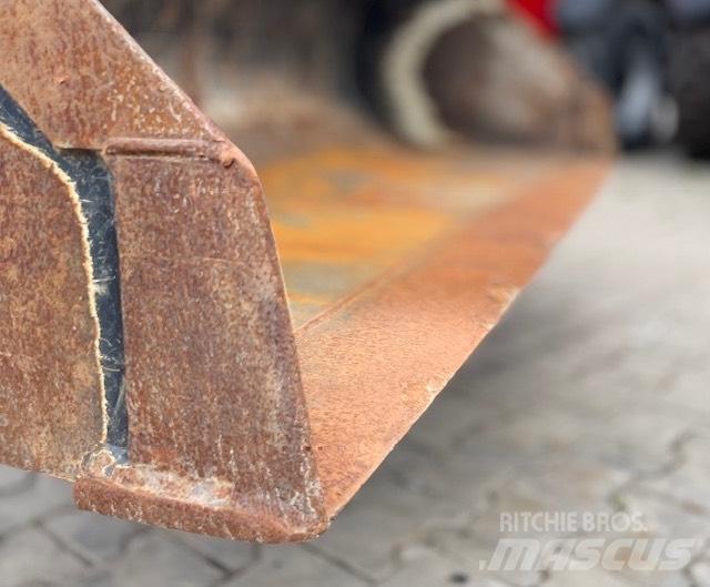 Manitou CBR 730/1850 Cucharones