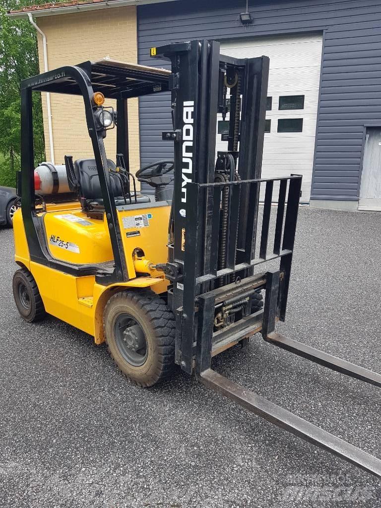 Hyundai HLF 25-5 Carretillas LPG