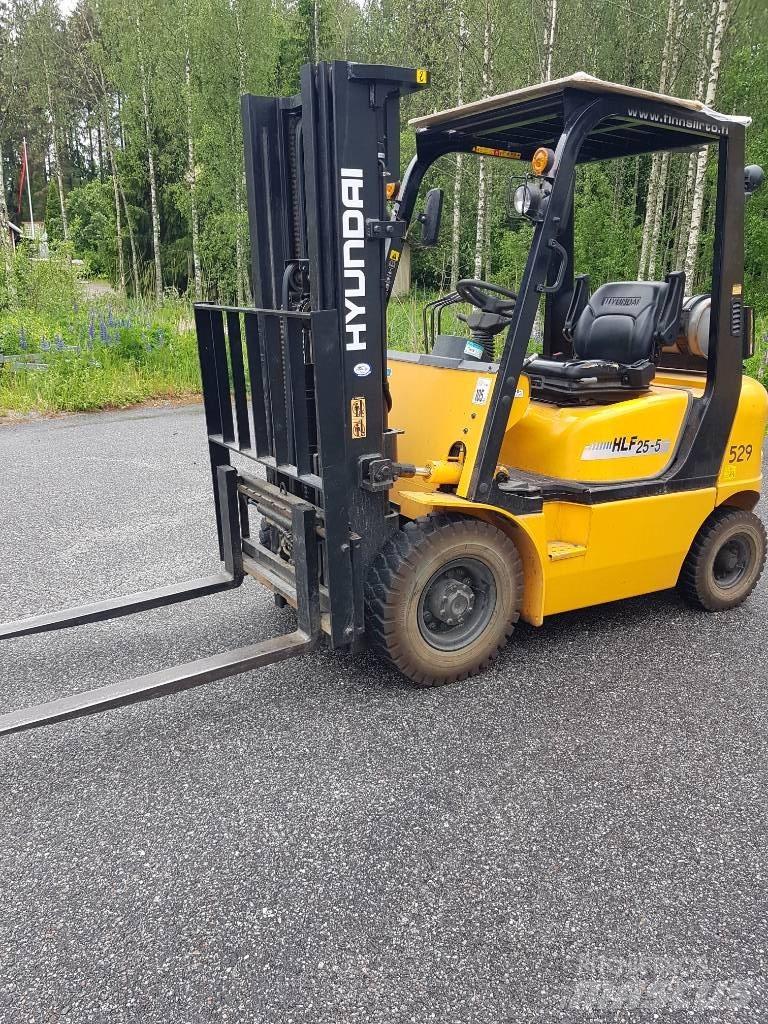 Hyundai HLF 25-5 Carretillas LPG
