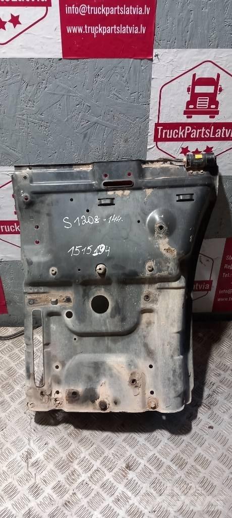 Scania 94 D.   1515194 Cabinas e interior