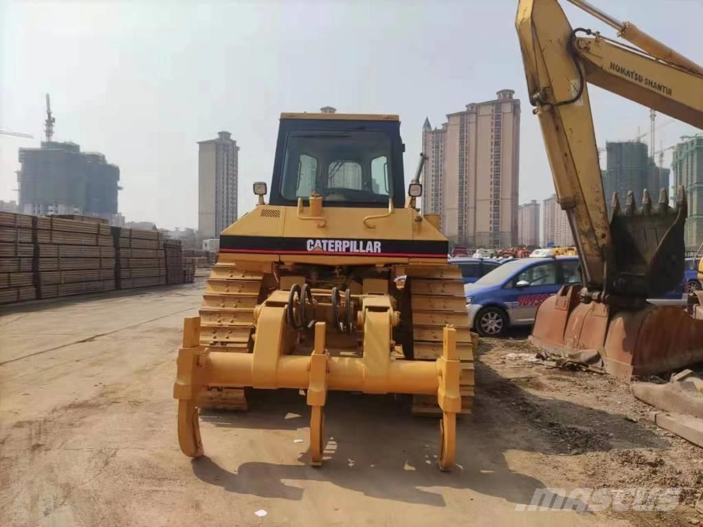 CAT D 6 M Buldozer sobre oruga