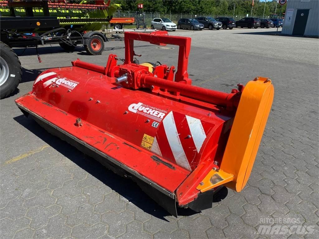 Dücker UM27 F Otros equipos usados para la recolección de forraje
