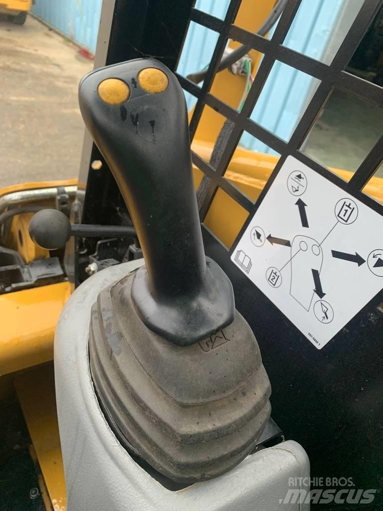 CAT 216 B 3 Palas cargadoras