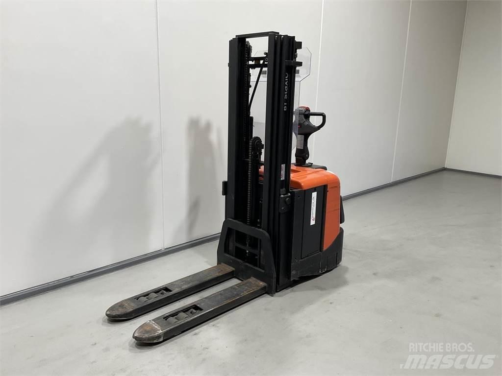 BT SPE125L Apiladores eléctricos autopropulsados