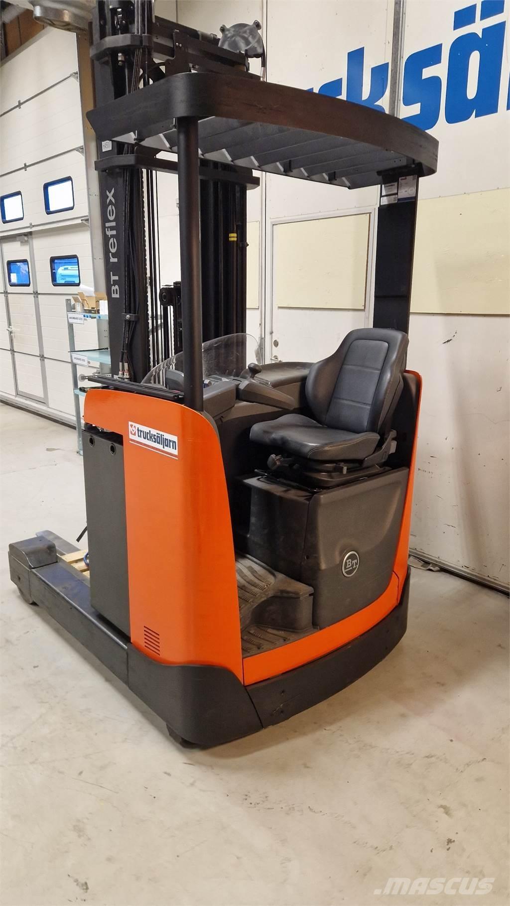 BT RRE160B Carretillas retráctiles