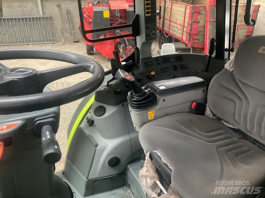 CLAAS Arion 440 CIS Tractores