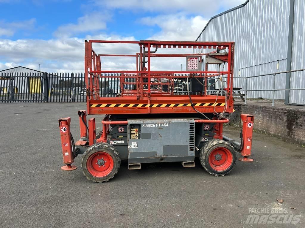 SkyJack SJ 6826 RT Plataformas tijera