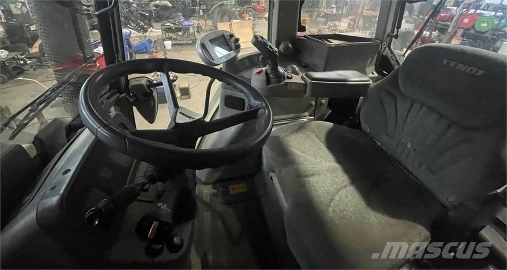 Fendt 820 Vario Tractores