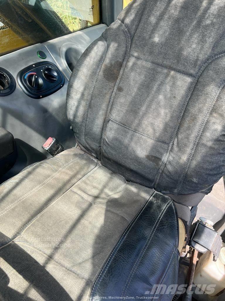 New Holland LM 1445 Carretillas telescópicas