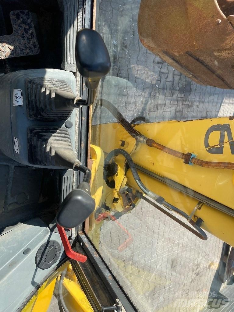 New Holland LB 110 Retrocargadoras