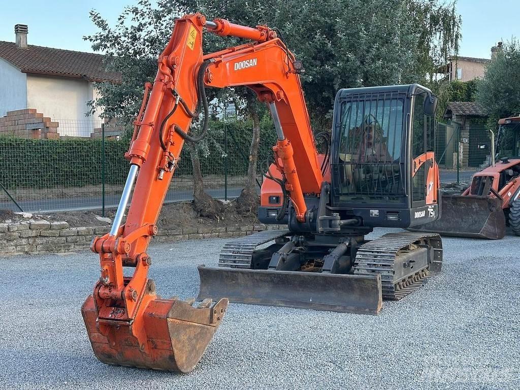 Doosan SOLAR 75V Excavadoras 7t - 12t