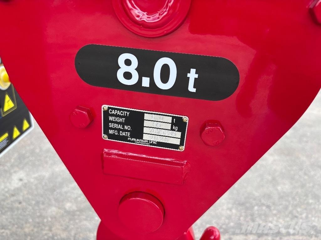Unic URW 806 Grúas autopropulsadas