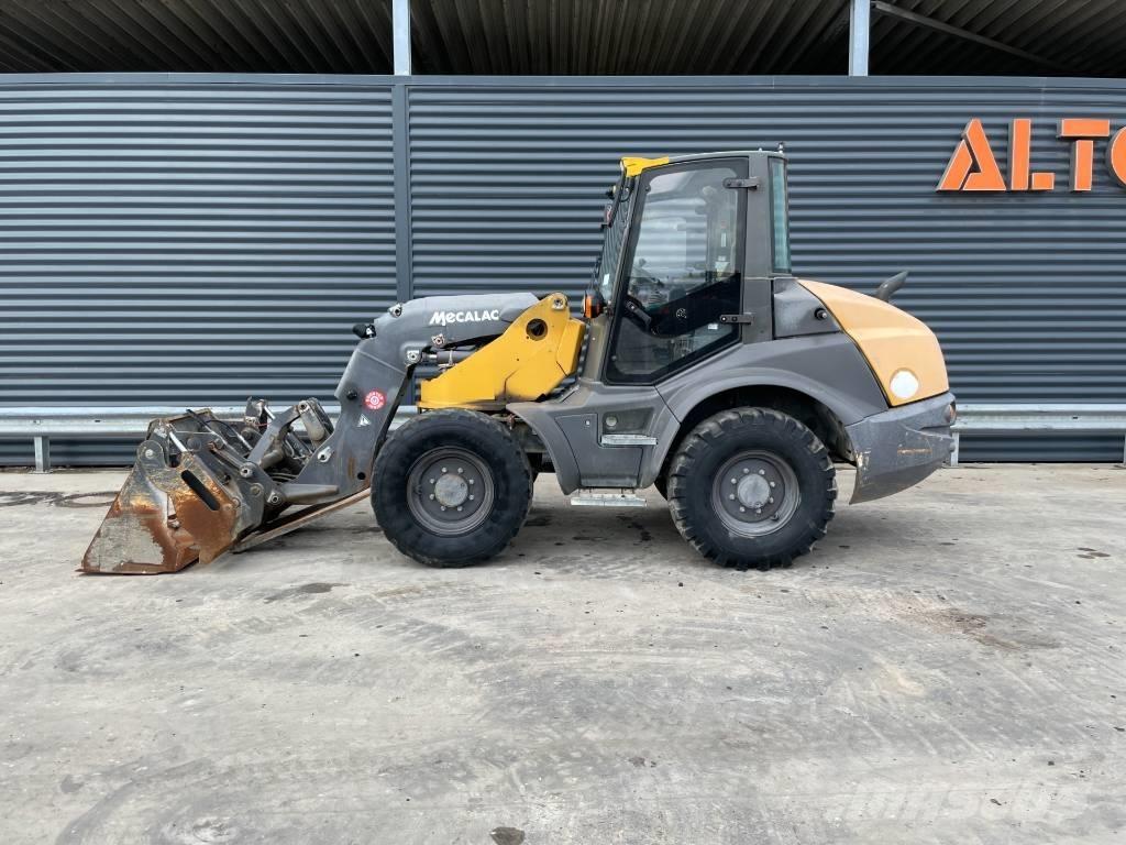 Mecalac AS 700 Cargadoras sobre ruedas