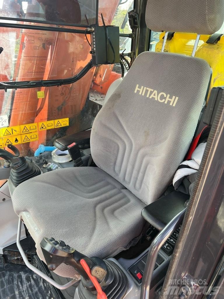 Hitachi ZX 135 US-6 Excavadoras de cadenas