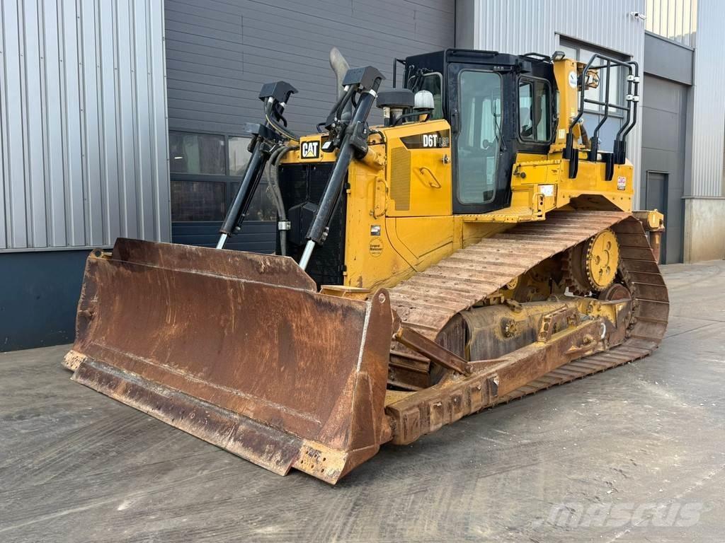 CAT D6T LGP Buldozer sobre oruga
