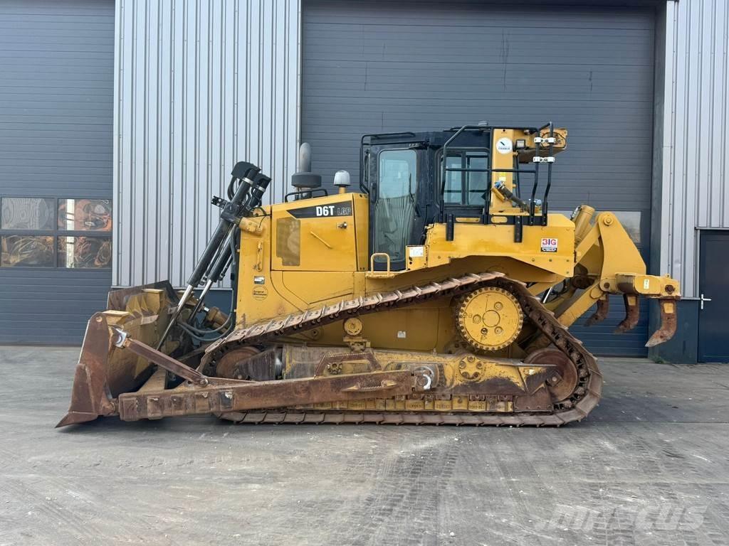 CAT D6T LGP Buldozer sobre oruga