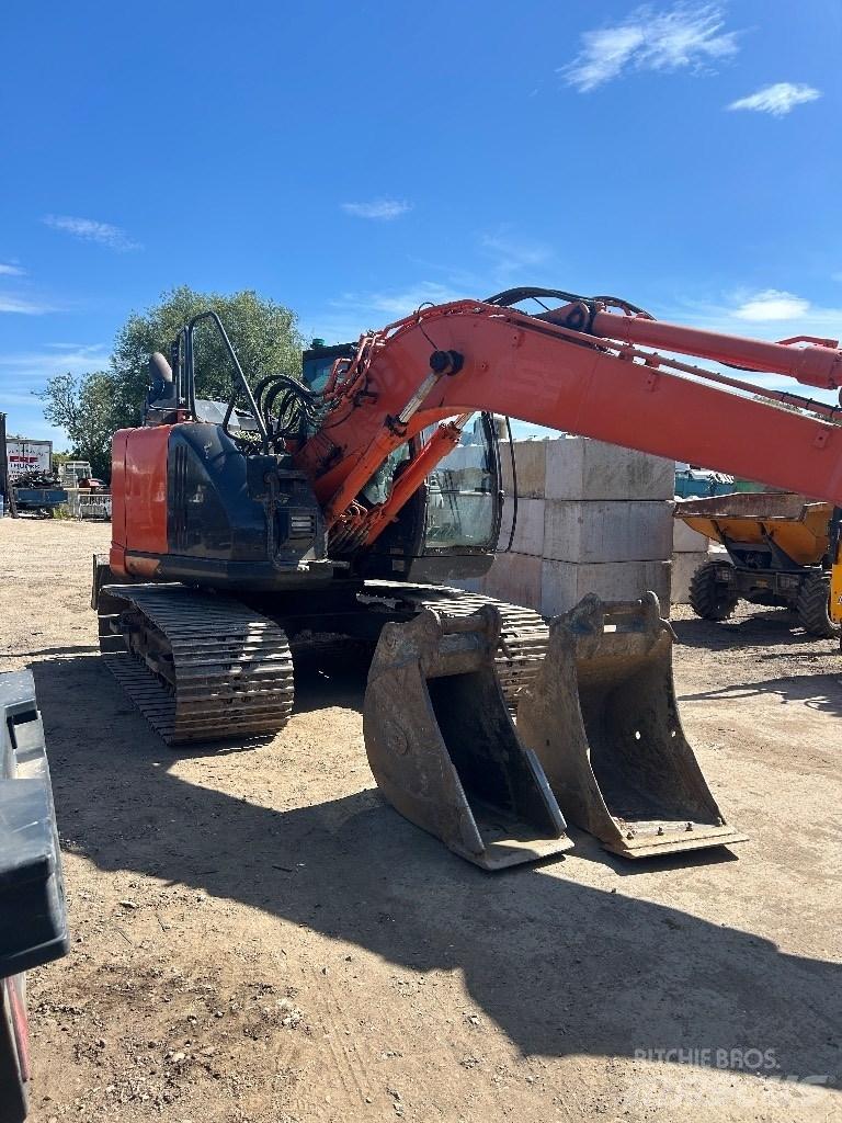 Hitachi ZX 135 US-6 Excavadoras de cadenas