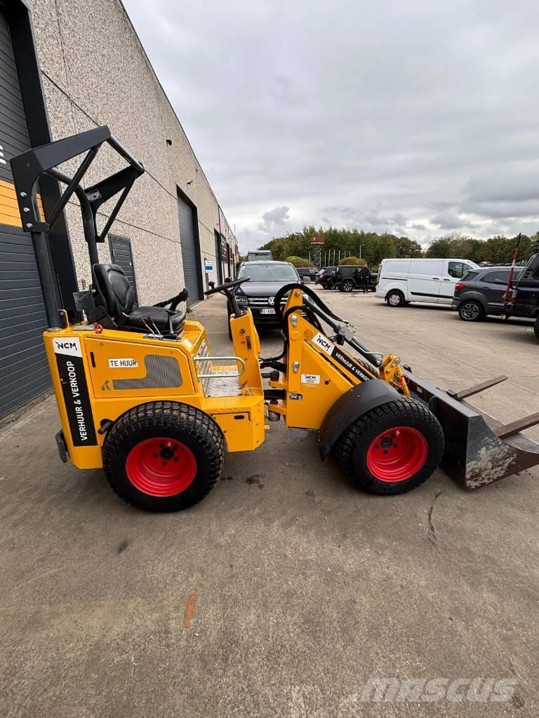 Knikmops KM 130 Cargadoras sobre ruedas