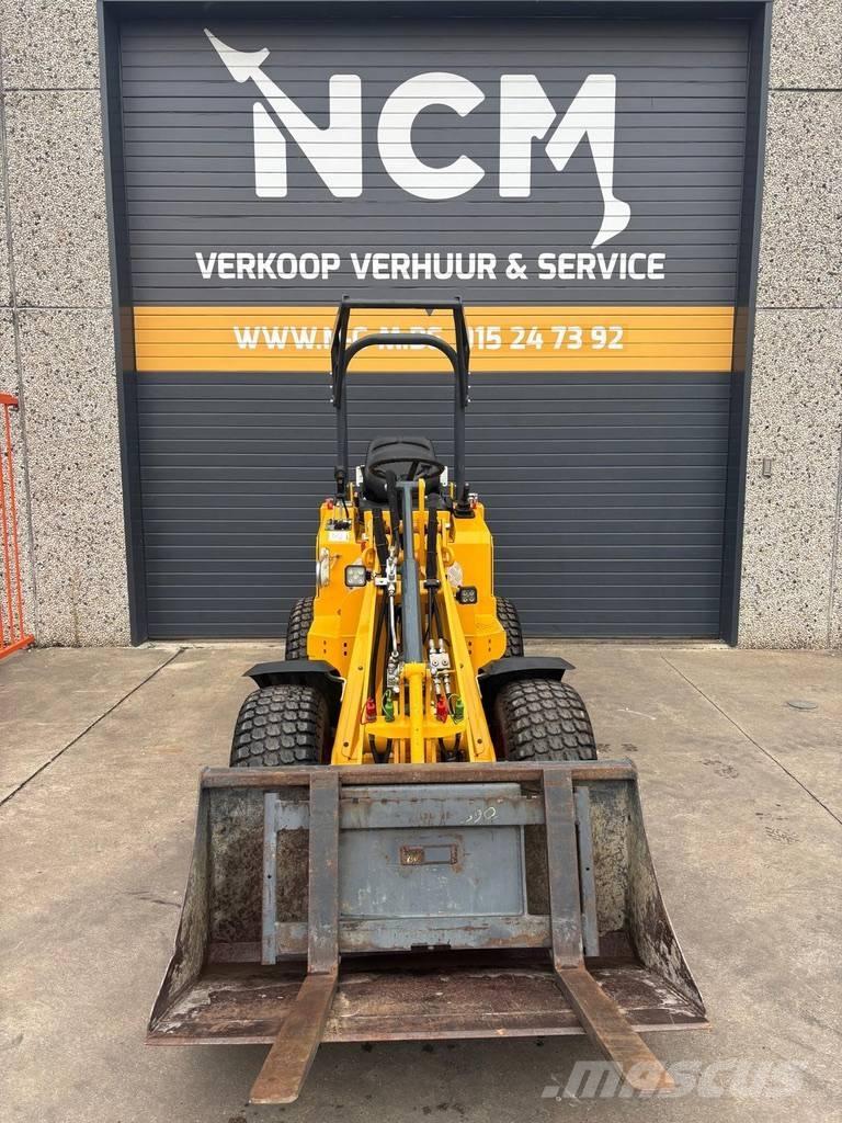 Knikmops KM 130 Cargadoras sobre ruedas