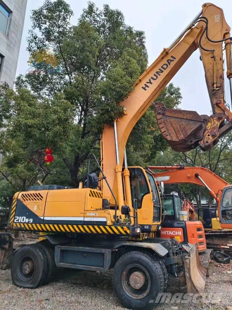 Hyundai R210W-9 Excavadoras de ruedas