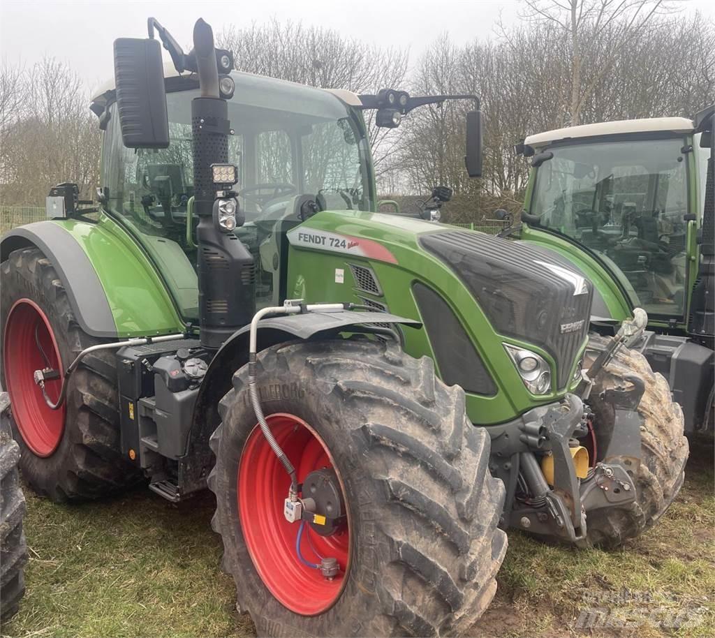 Fendt 724 Vario Tractores