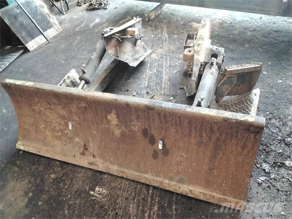 Valmet 840.3 Otros componentes