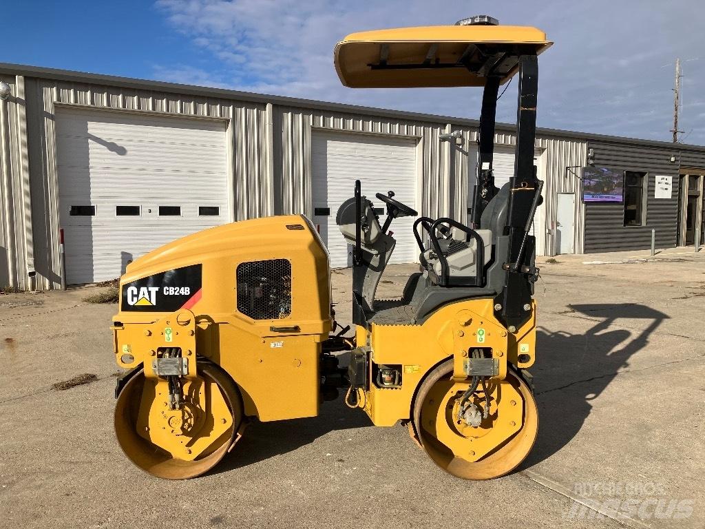 CAT CB 24 B Rodillos de doble tambor