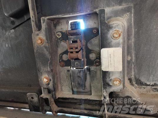 CAT TH 336B mask Cabinas e interior
