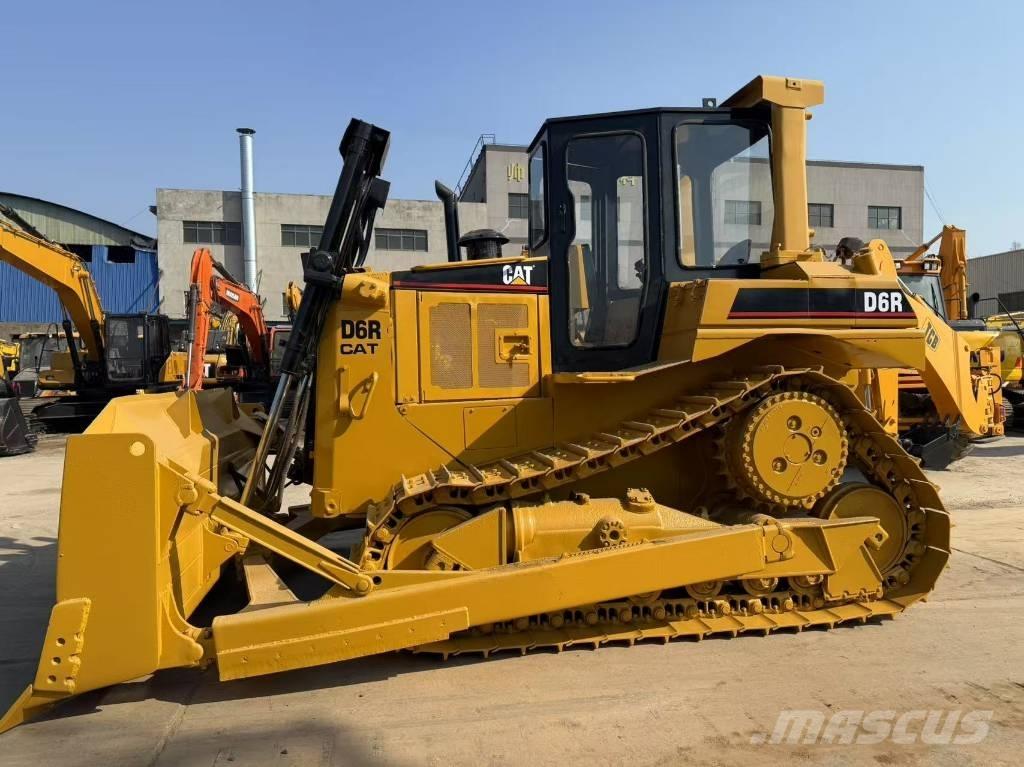 CAT D 6 R Buldozer sobre oruga