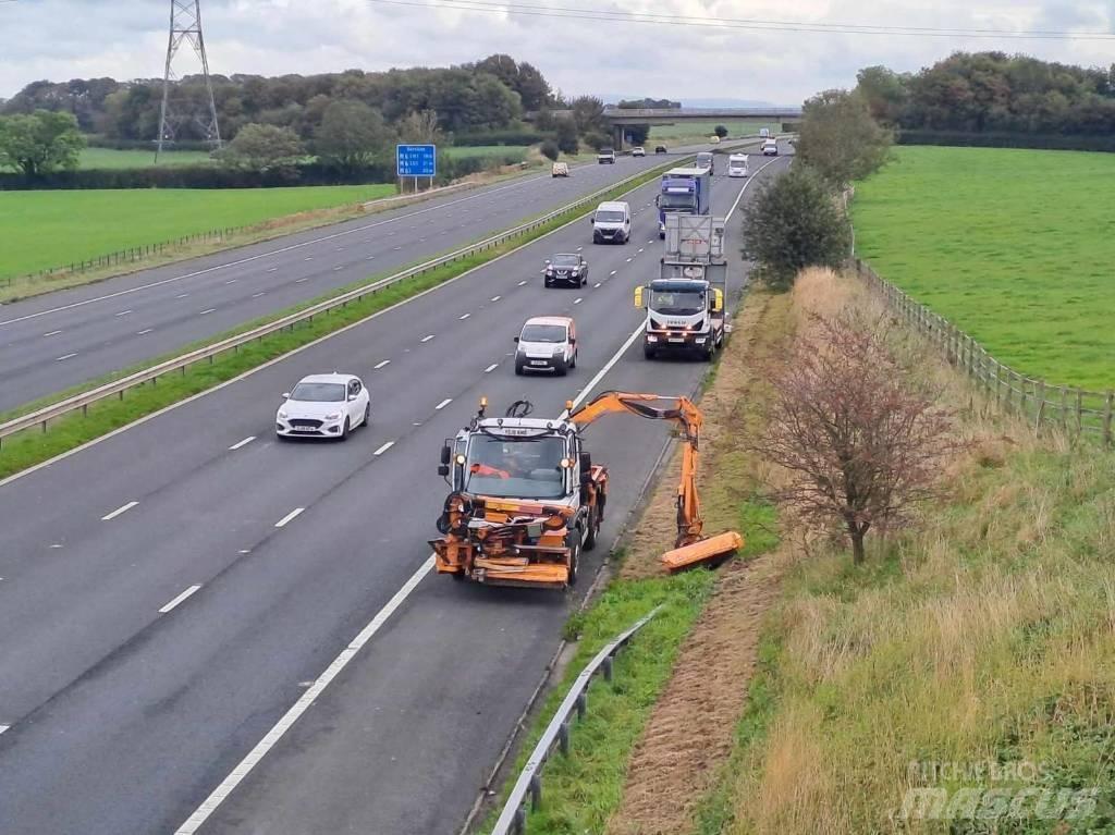 Mercedes-Benz Unimog Jardinería - Otros