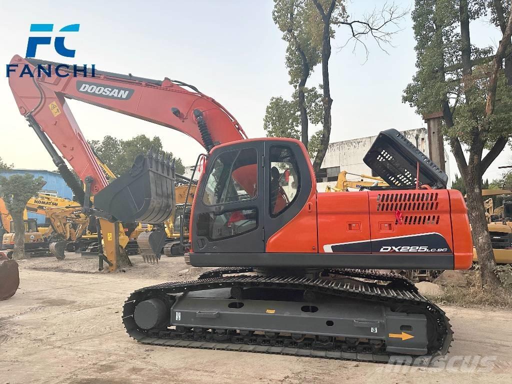 Doosan DX 225 LC Excavadoras de cadenas