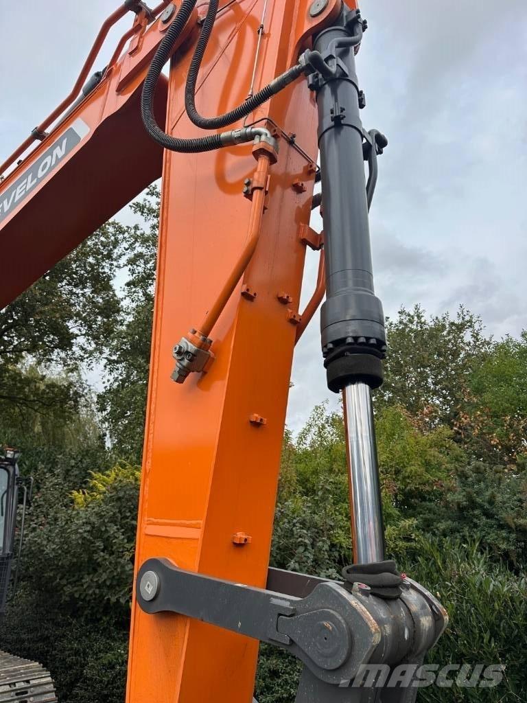 Develon DX 300 LC-7M Excavadoras de cadenas