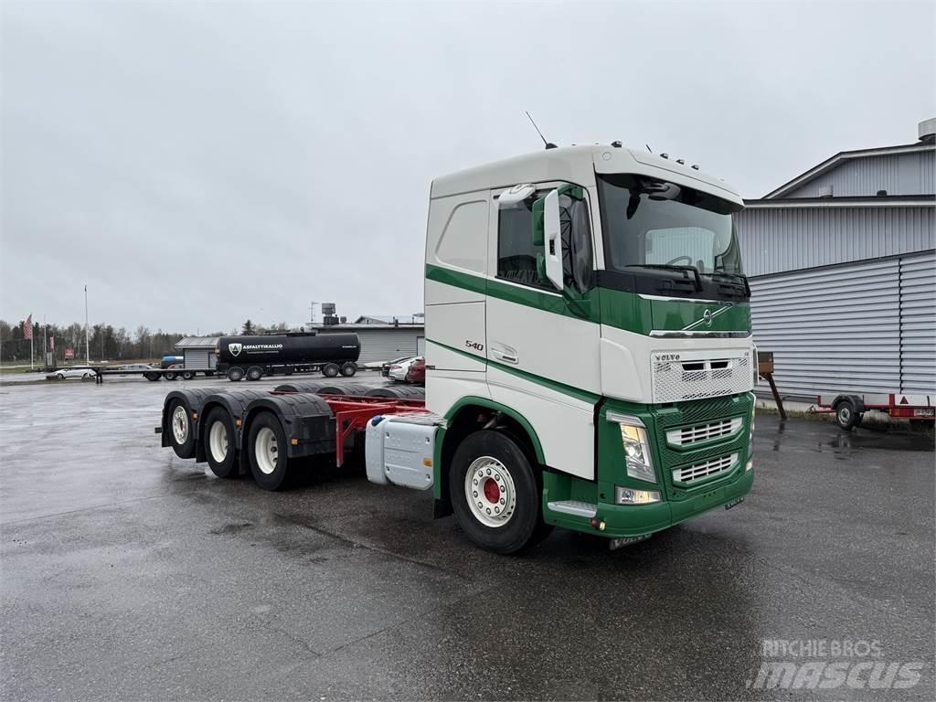 Volvo FH540 8x4 Camiones polibrazo