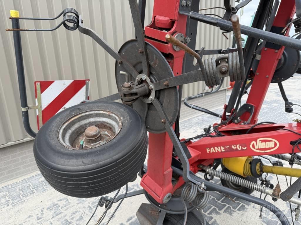 Vicon FANEX 903 Rastrillos y henificadores