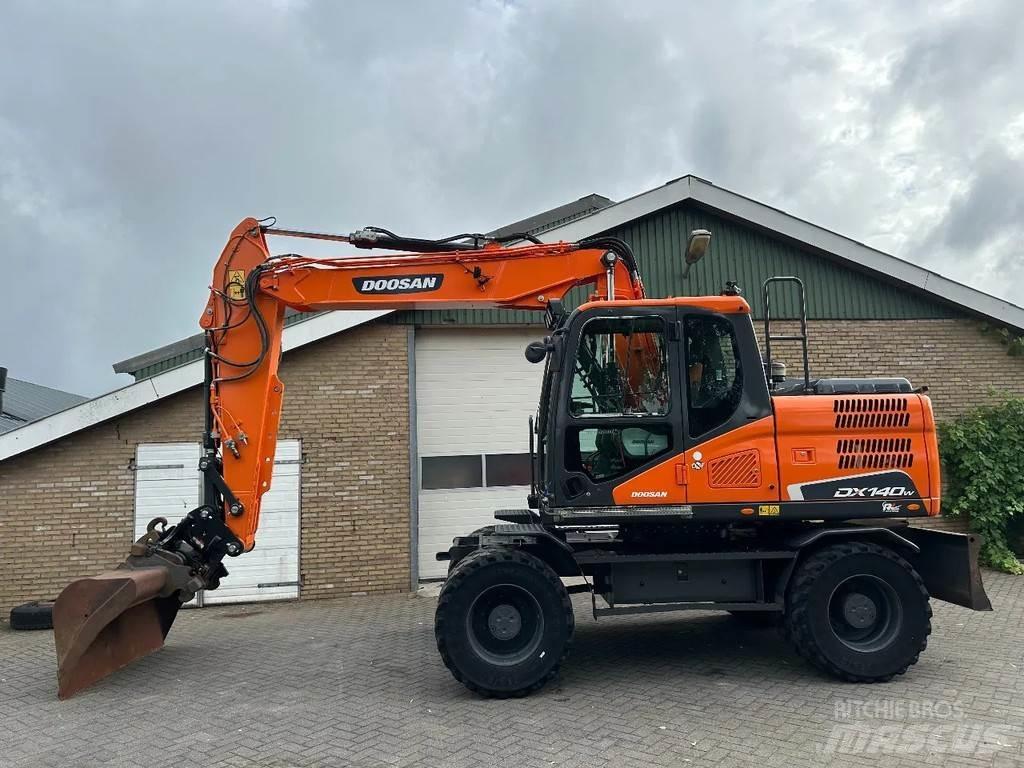 Doosan DX140W-5 Excavadoras de ruedas