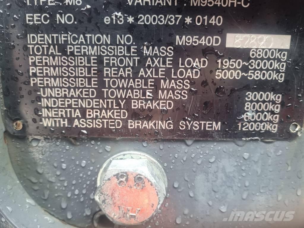 Kubota M 9540 Tractores