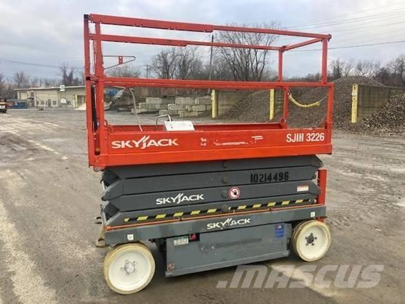 SkyJack SJ III 3226 Plataformas tijera