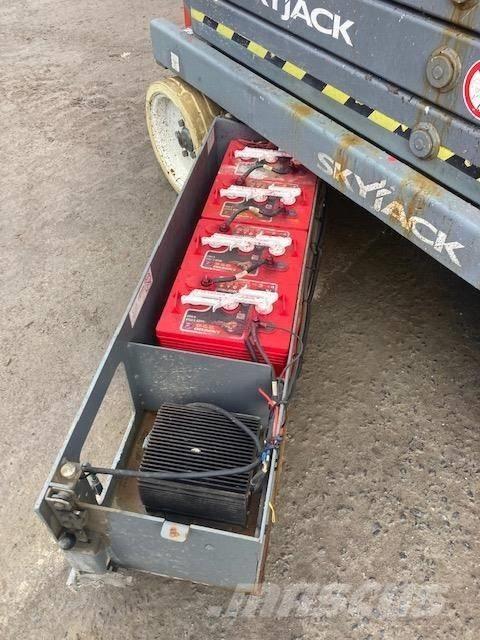 SkyJack SJ III 3226 Plataformas tijera