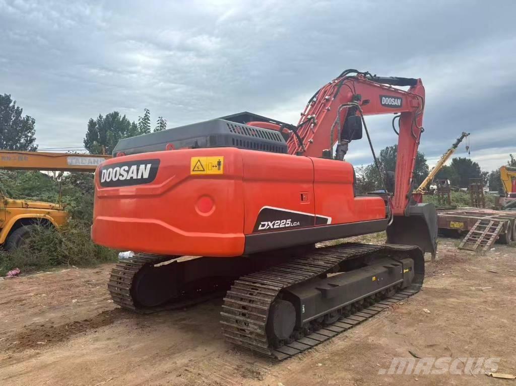 Doosan DX 225 Excavadoras de cadenas
