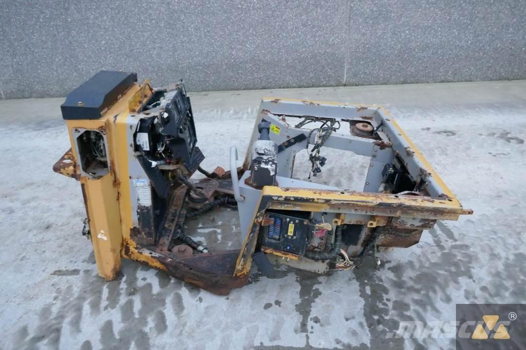 CAT 220-2800 Cabinas e interior