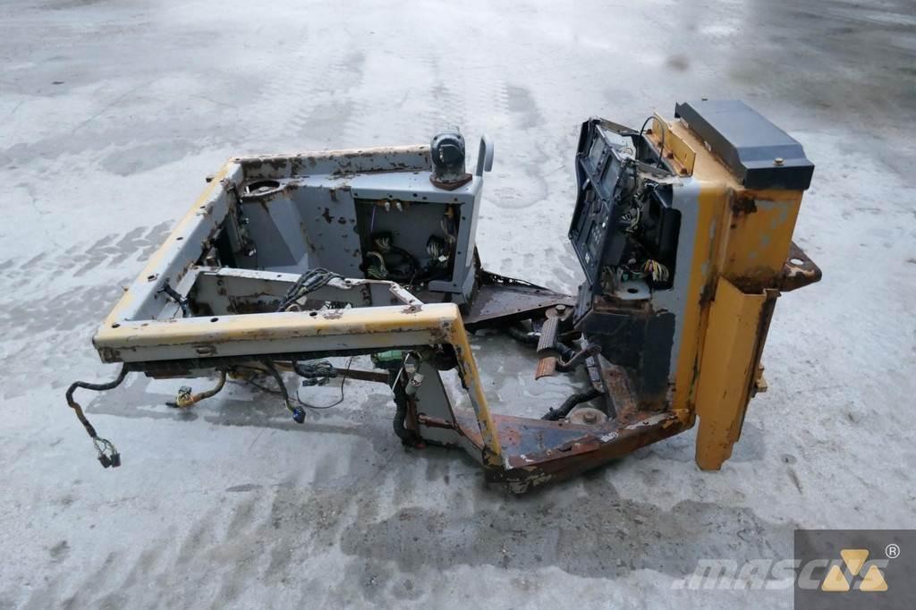 CAT 220-2800 Cabinas e interior