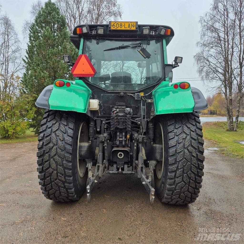 Valtra T182 Versu Tractores