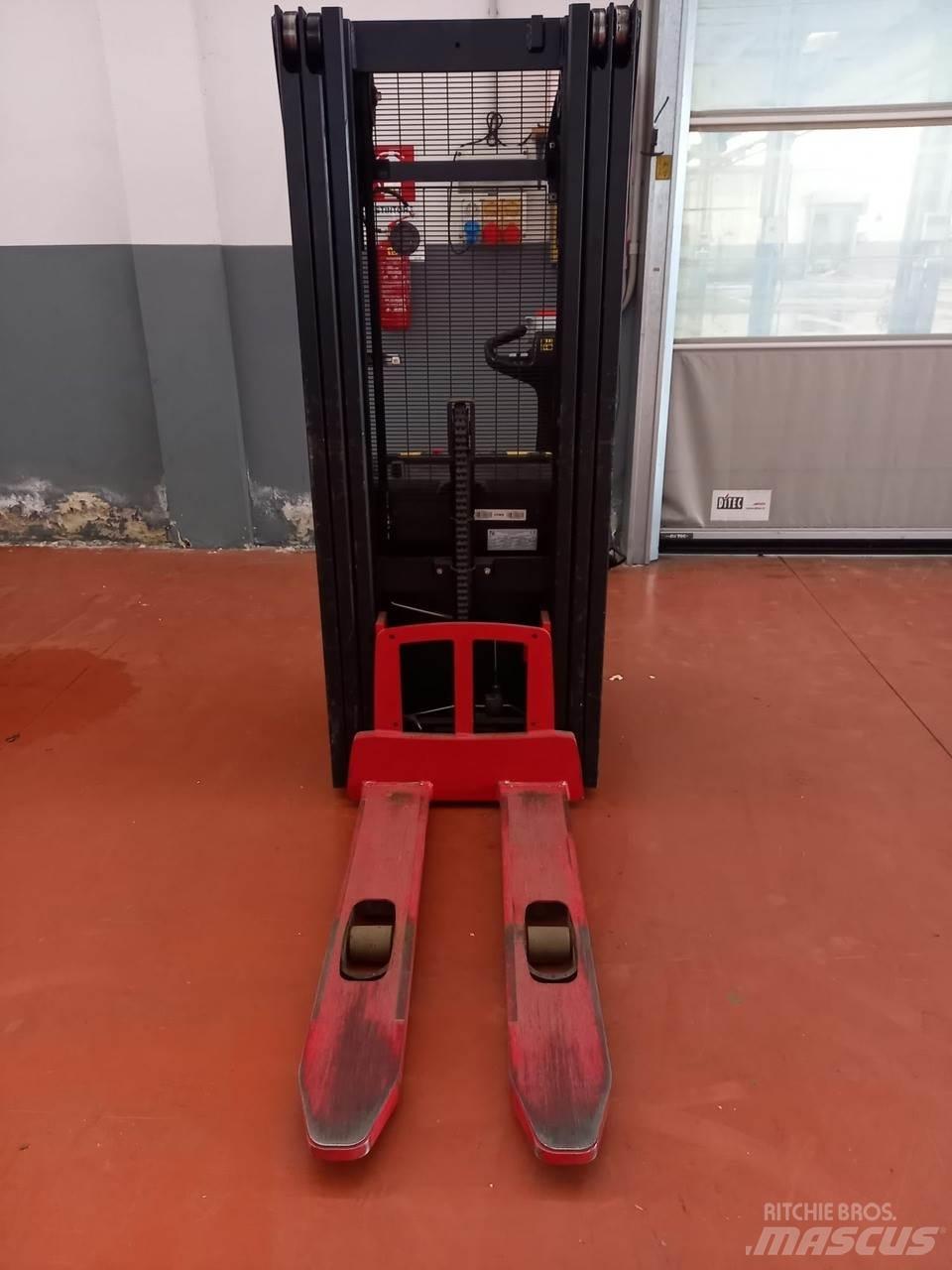 Hyster S1.2 Apiladores eléctricos