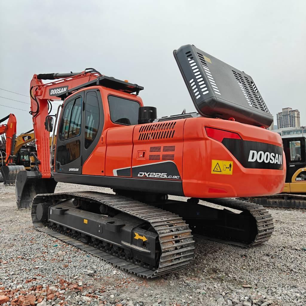 Doosan DX 225 LCA Excavadoras de cadenas