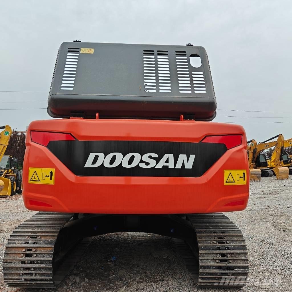 Doosan DX 225 LCA Excavadoras de cadenas
